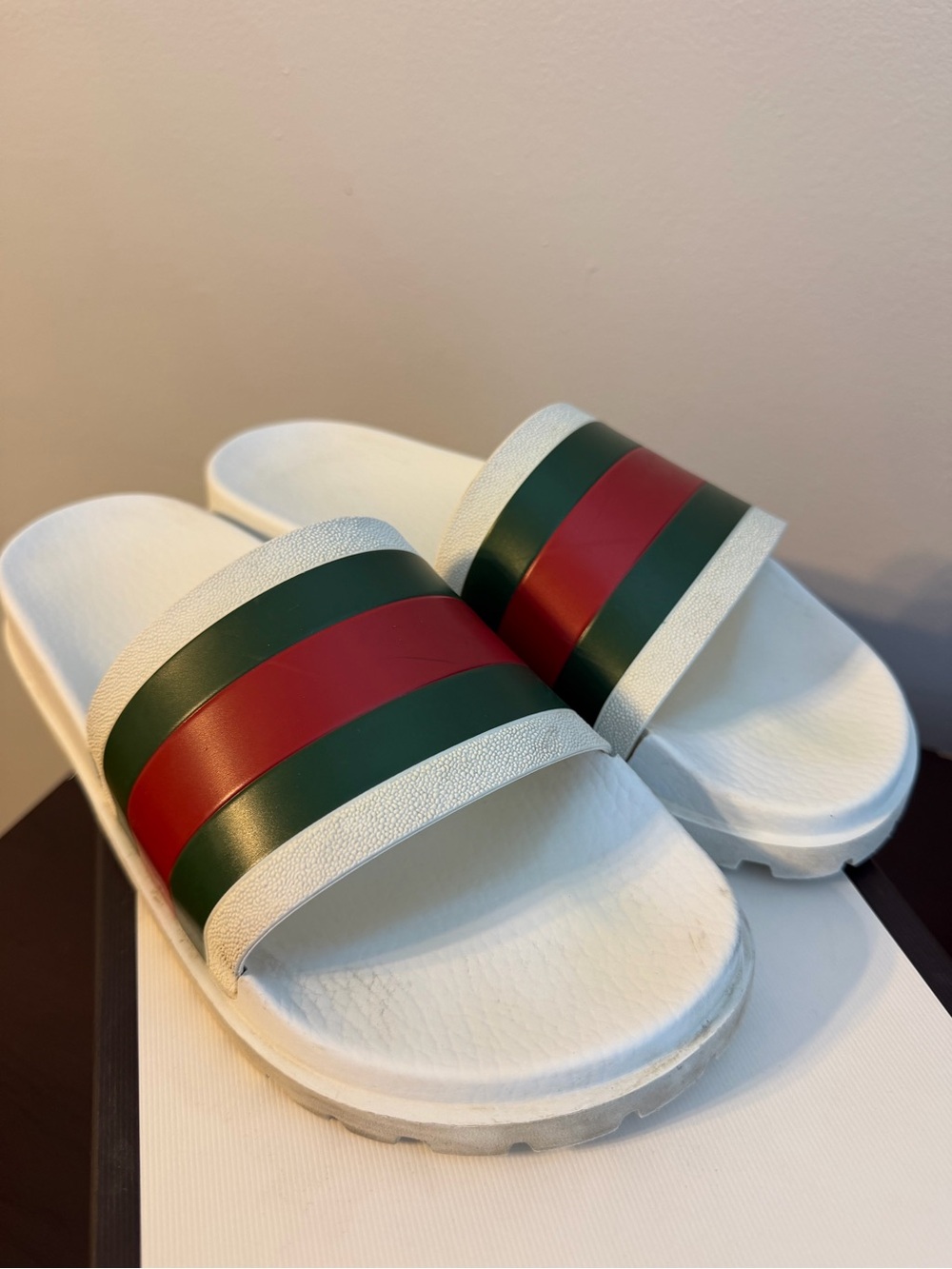 Gucci White Slides with Signature Red & Green Web Stripe - Picture 3 of 4